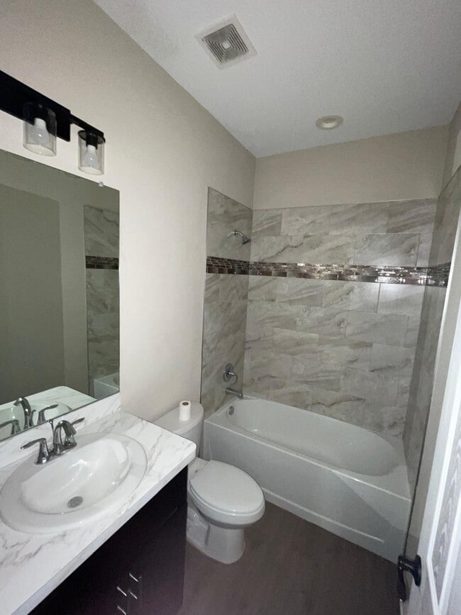 Photo - 6270 W Oak Park Blvd Unit 6270