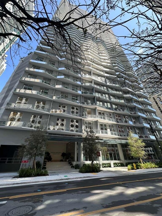Building Photo - 77 SE 5th St Unit 1513
