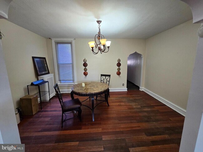 Photo - 5215 N Tabor Rd