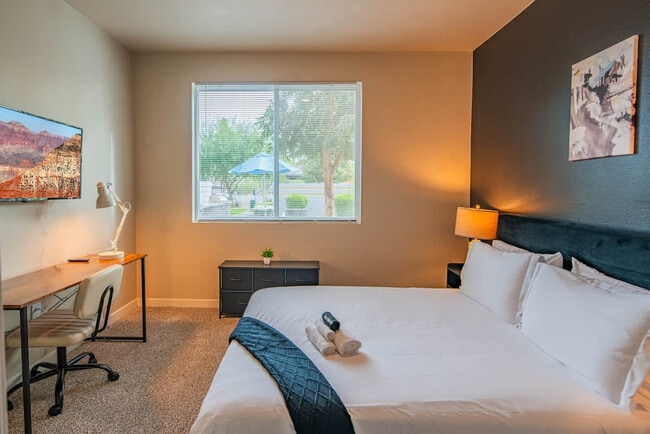 Photo - 1950 E Broadway Rd Unit ID1263144P