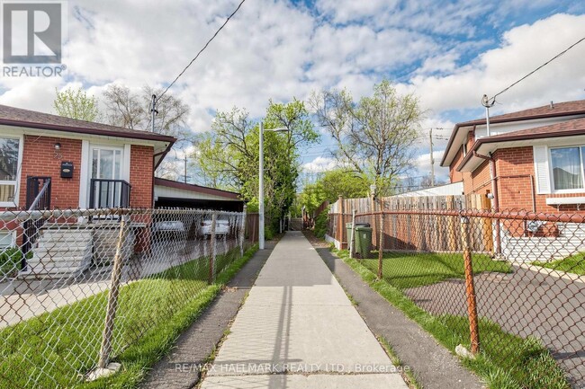 Photo - 25 Beethoven Ct