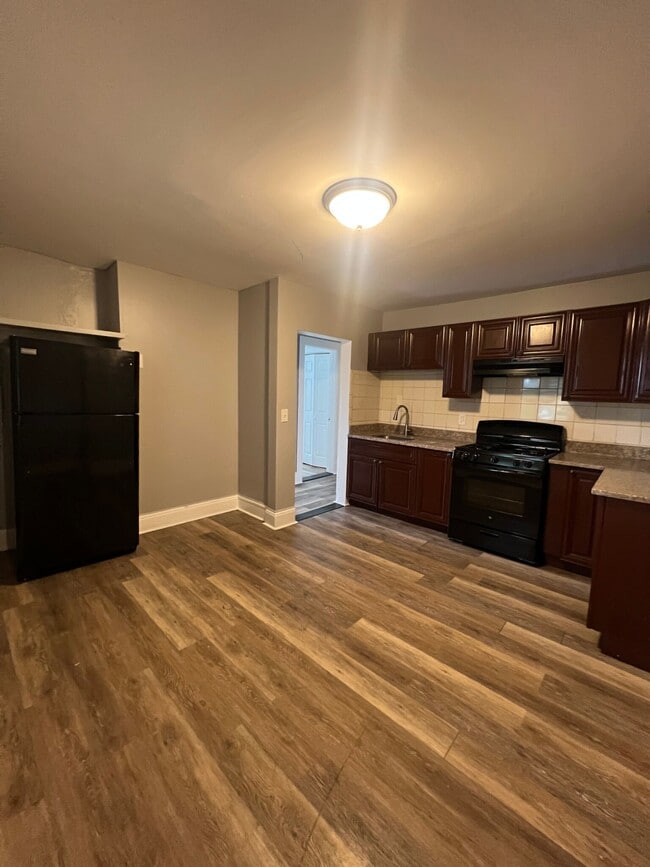 Photo - 13 Wendover St Apartments Unit 3