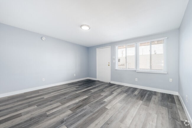 Studio - 380SF - Bedroom