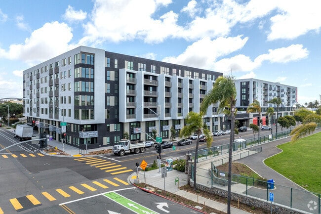 Building Photo - Winslow Rental