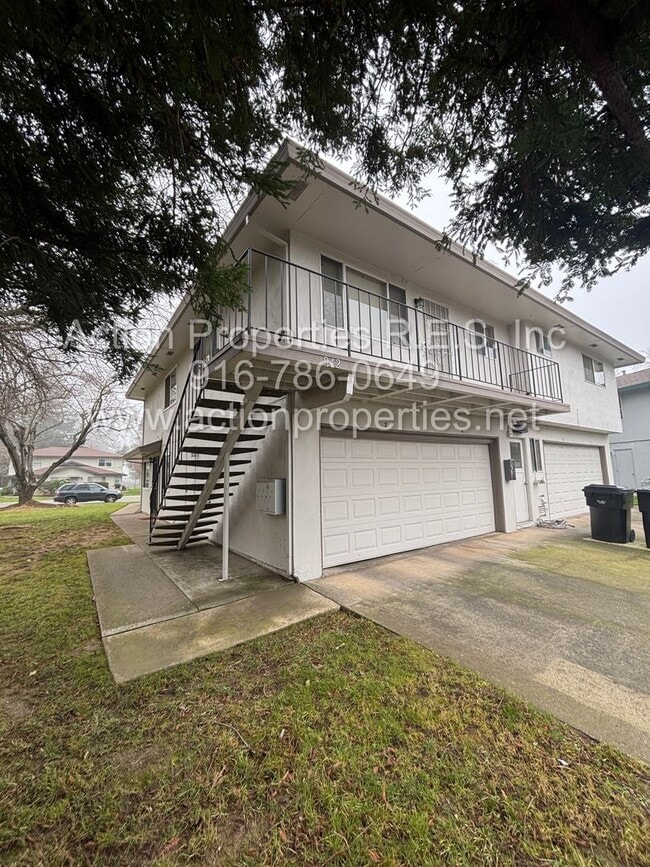 Building Photo - Action Properties RES Inc: offering Availabilities Roseville Greens Condo, single level 2 bedroom...