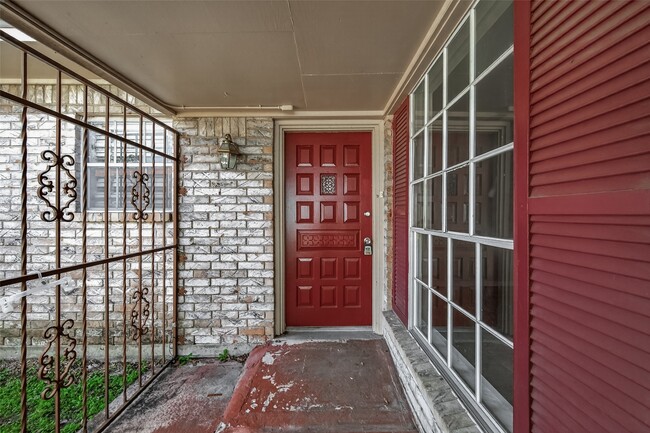 Photo - 10607 Bainbridge St