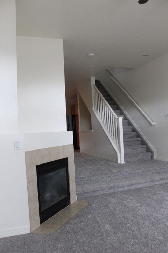Photo - Beautiful 3 BR/3 1/2 BA Townhouse in Stonegate!!