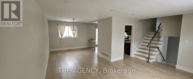 Photo - 289 Emerald Isle Ct