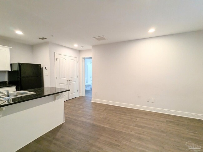 Photo - 313 N Navy Blvd