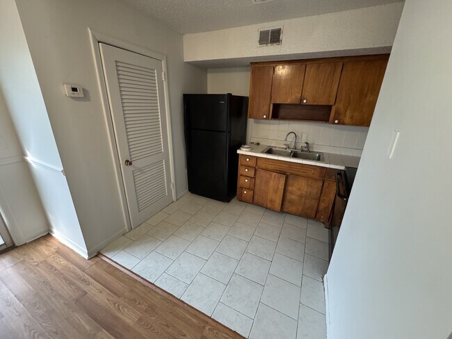 Photo - 441 Harding Pl