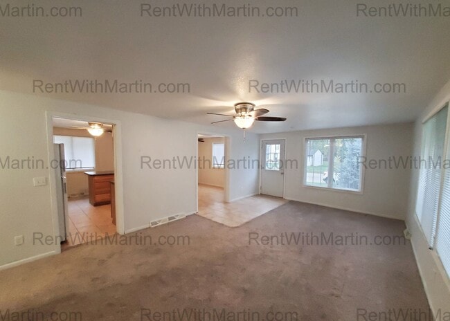 Photo - 3 Bedroom, 2 Bath & Main floor laundry- 6t...