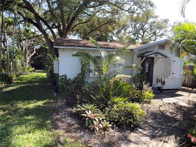 Photo - 606 SW 11th St