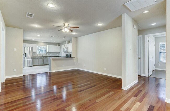 Photo - 2513 Wilson St