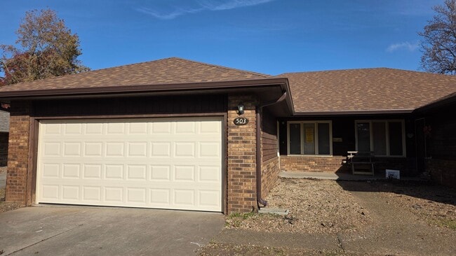 Building Photo - 503 E Redwood St Unit 503 E Redwood Ave