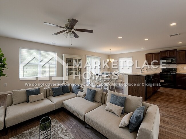 521 Chesser Reserve Way