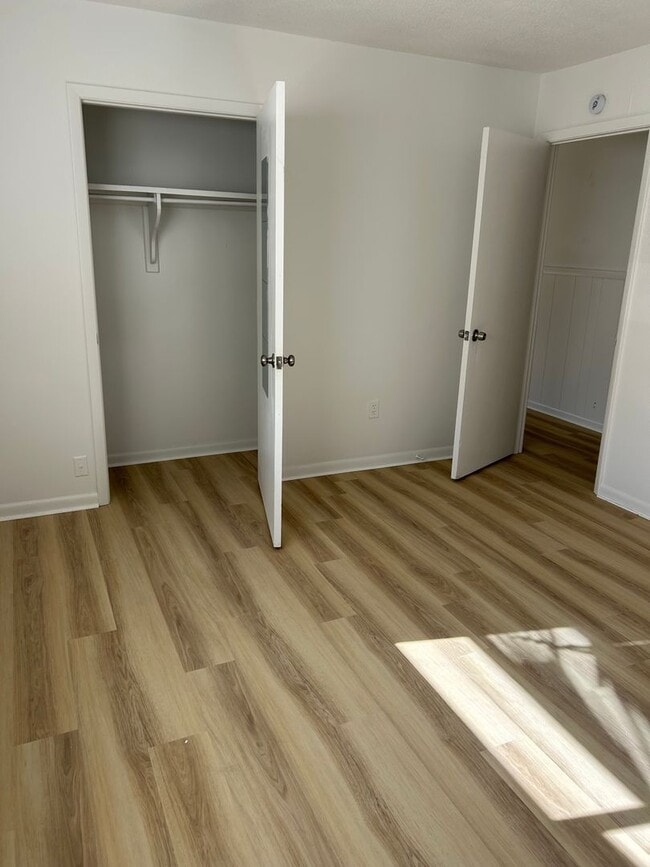 Photo - 106 Mayberry Ct