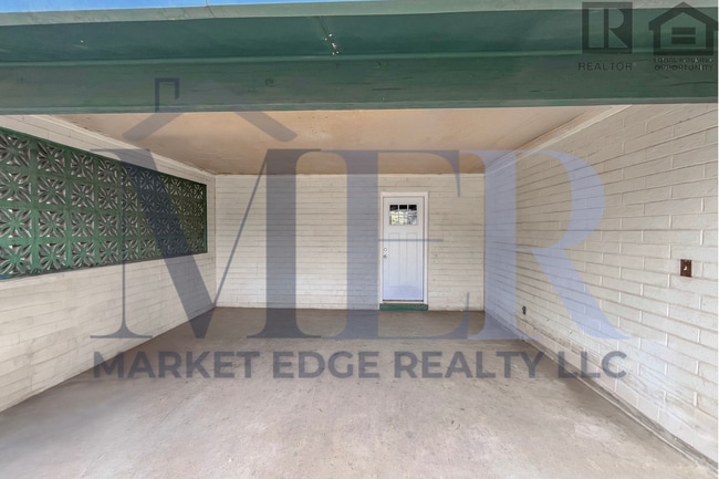 Photo - 3Bed/2Bath Apartment at 48th St/Thomas! Move-In Ready on 05/14/2026!--FENCED-IN YARD! NO HOA!