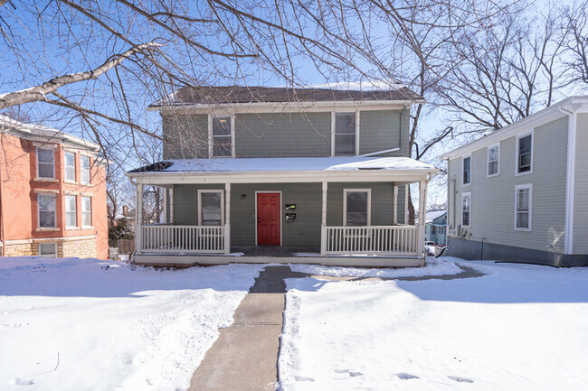 Building Photo - 1028 Ohio St Rental