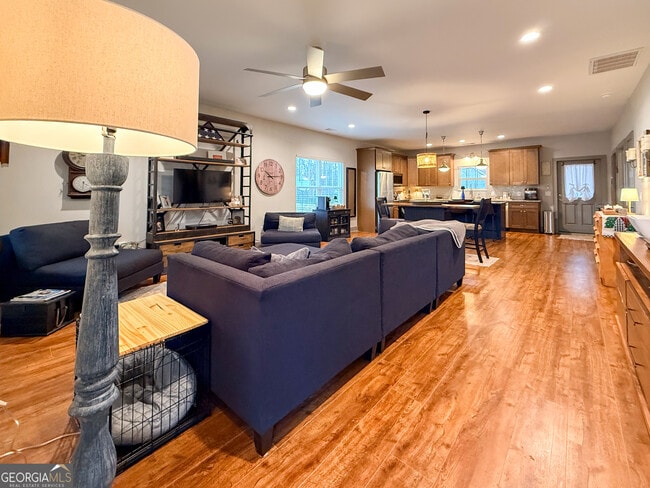 Photo - 270 Townview Dr