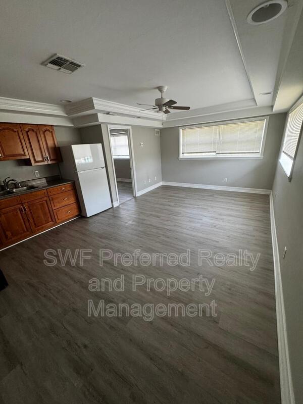 Photo - 222 Fairweather Ln