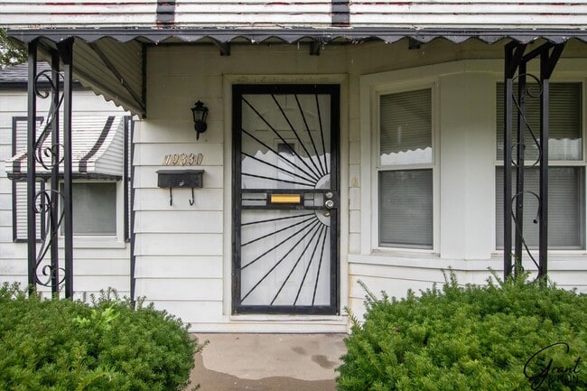 Photo - 3 bedroom $1150