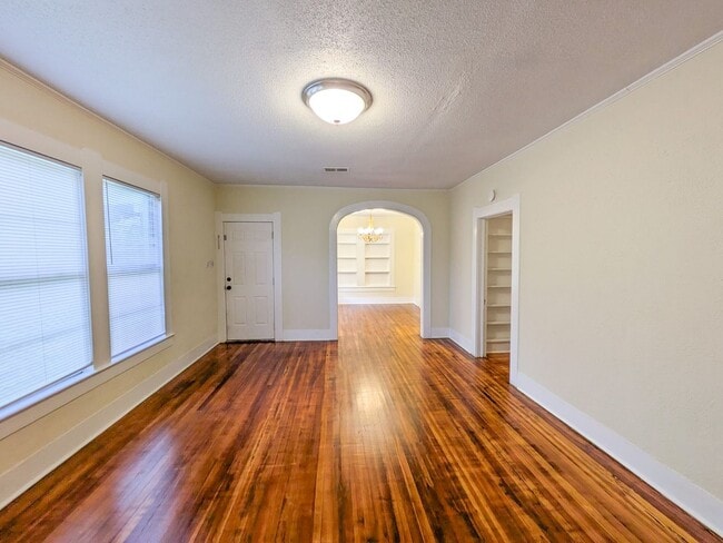Photo - 458 Belvedere Dr