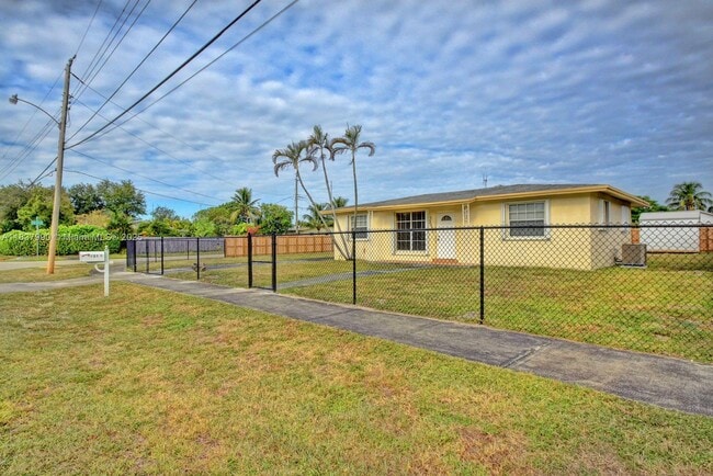 Photo - 3531 SW 36th St