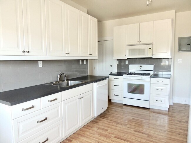 Photo - 15 William St Unit 3W