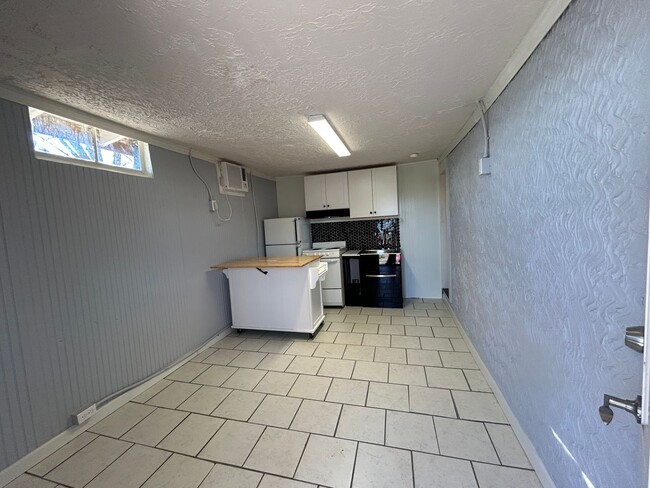 Photo - Barry- 1330 Unit A