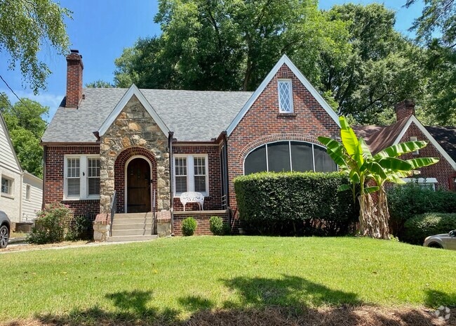 Building Photo - 1046 Rosewood Dr NE Rental