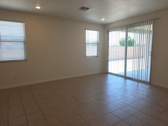 Photo - 18085 W Elm St