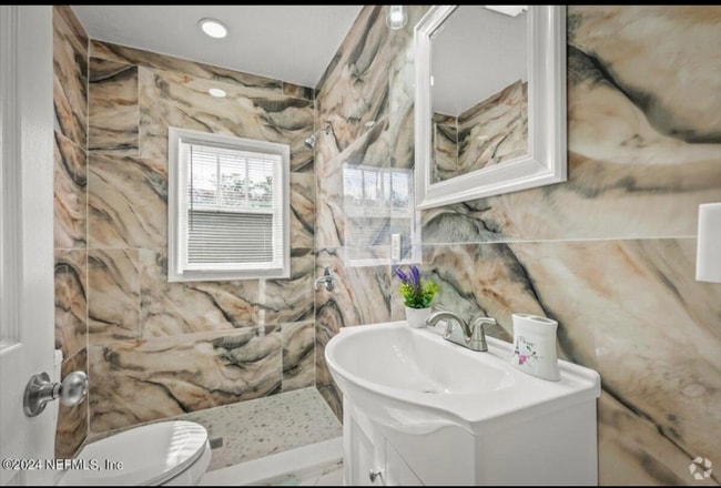 Building Photo - 417 W 60th St Rental