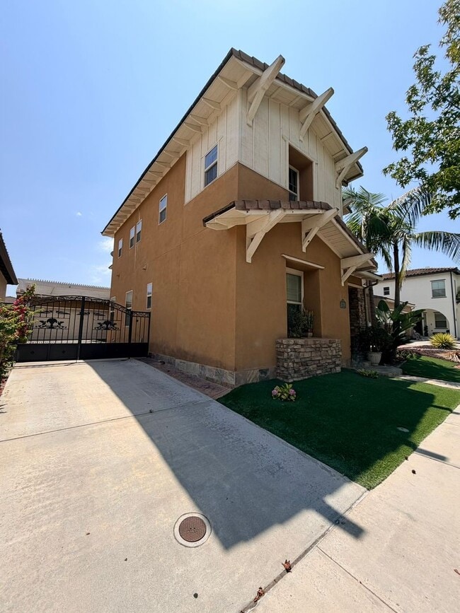 Photo - 2370 Arbor View St
