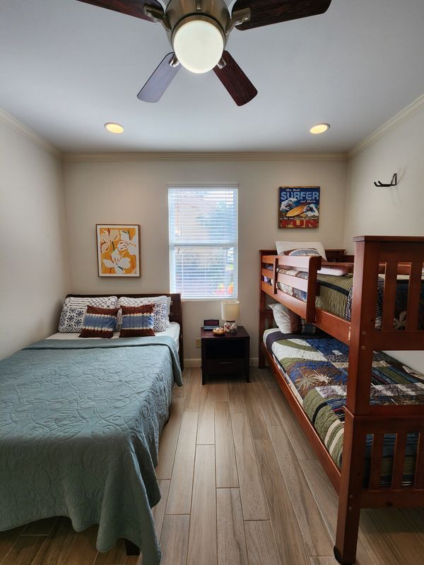 Photo - 206 W Red Snapper St