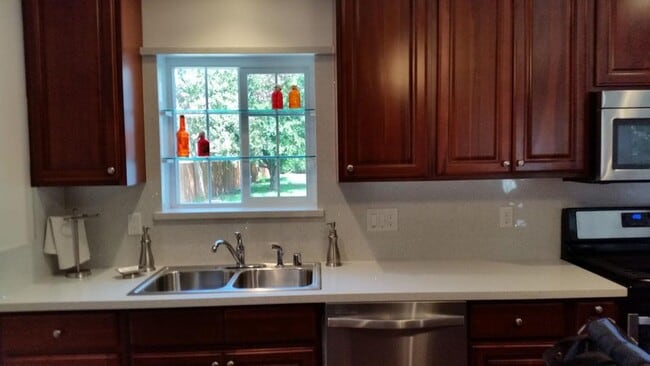 Photo - 1616 Tamarack Rd
