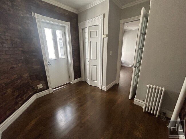 Photo - East 13th Street Unidad 5C