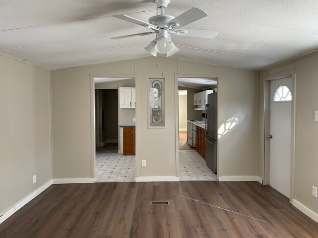 Photo - 3 bed, 2 bath mobile home located in Cando...