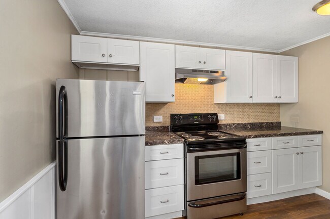 Photo - 5937 Holmes St