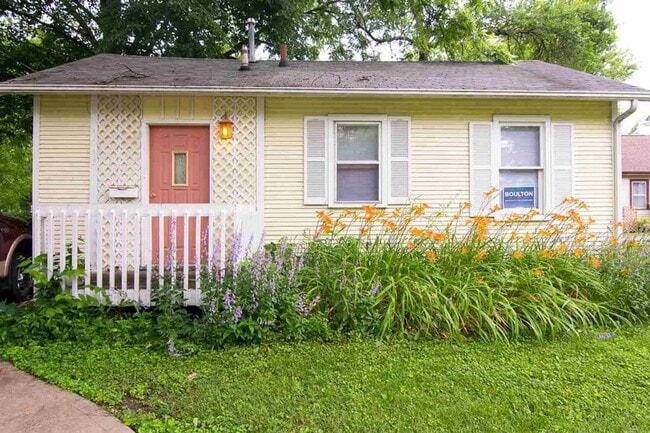 Photo - Charming 1 Bedroom 1 bath House in Iowa City