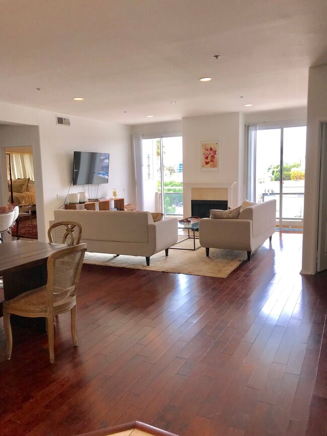 Photo - 8349 Blackburn Ave Unit 302