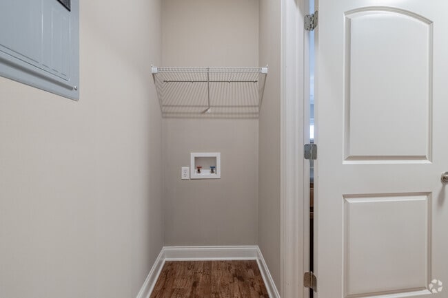1BR, 1BA - The Cherry Blossom - 740SF - In-Unit Laundry Hookups