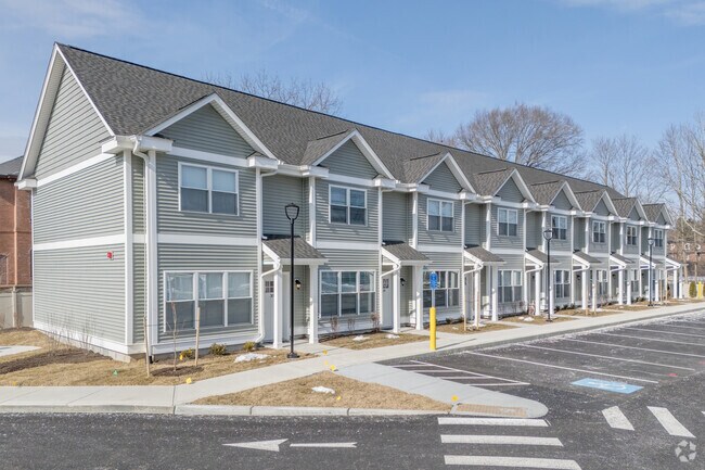 Photo - 68 Church Grn