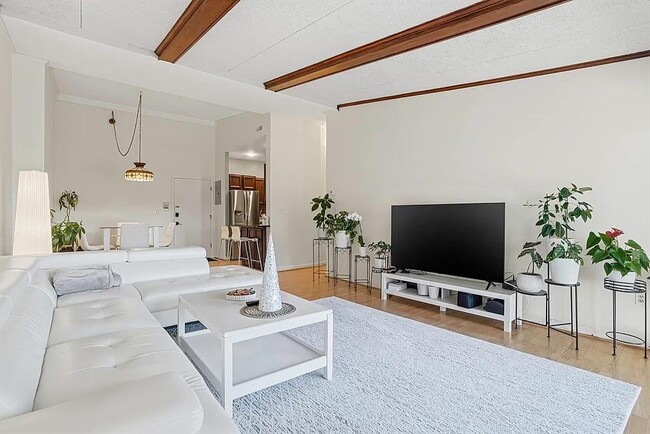 Photo - 57 Broadlawn Park