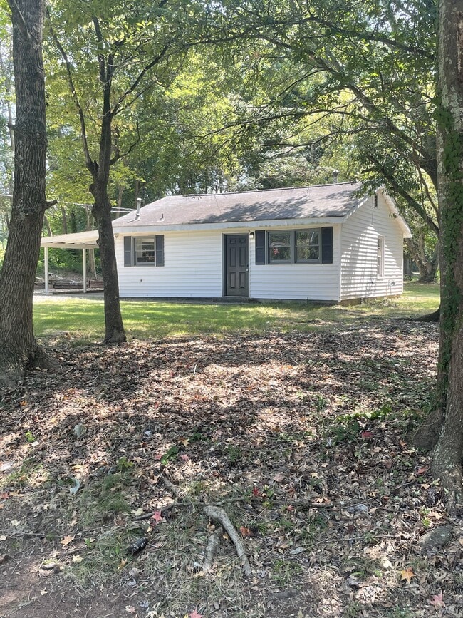 Building Photo - 1805 Waldrep Cir SE Rental