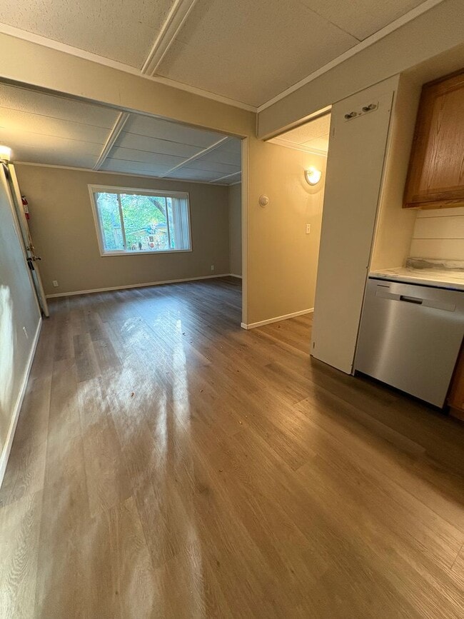 Photo - AI - 05 - Avon St Unit 215