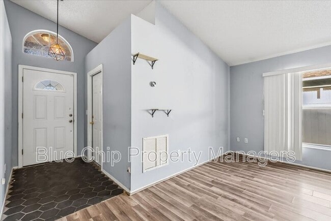 Photo - 2229 Hannah Ln