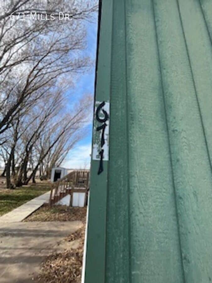 Photo - 671 W Mills Dr