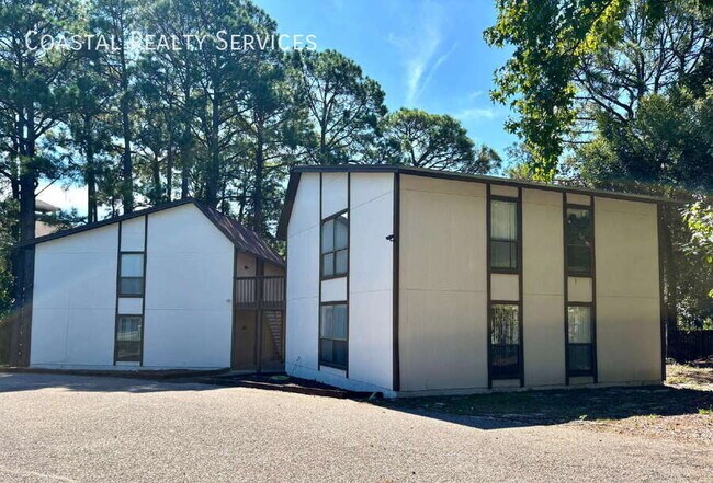 Photo - 337 Lewis St