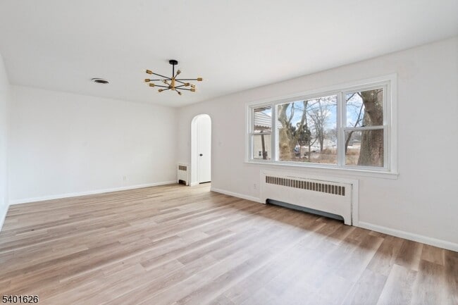 Photo - 929 Heaton Pl