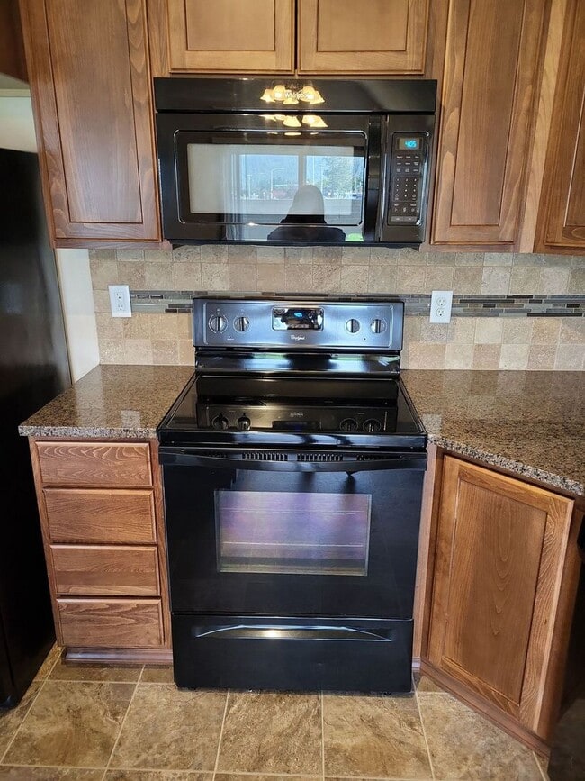 Photo - Beautiful home for rent in The Radiant Lake Estates!